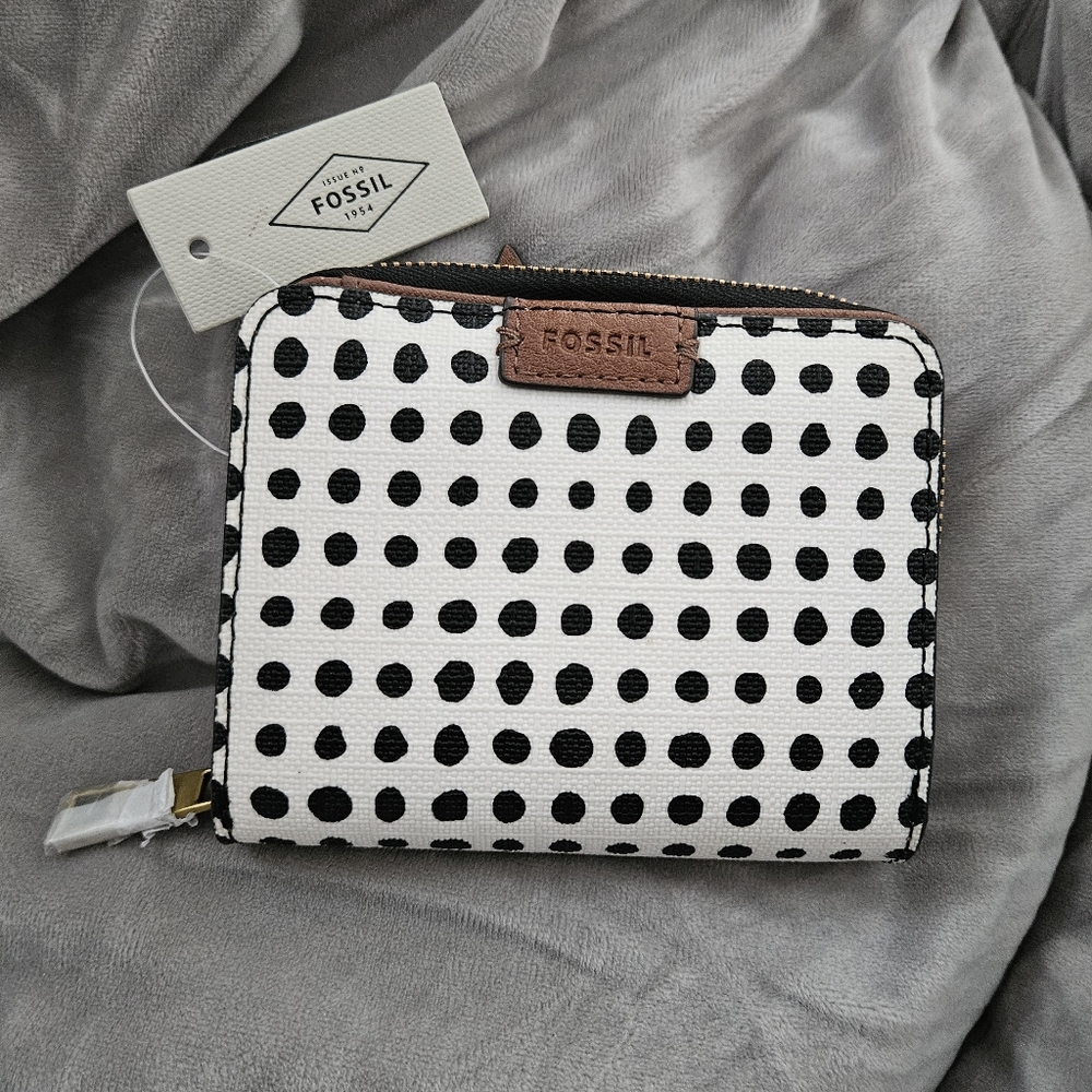 Fossil Black and White Dot Pattern Wallet | NWT